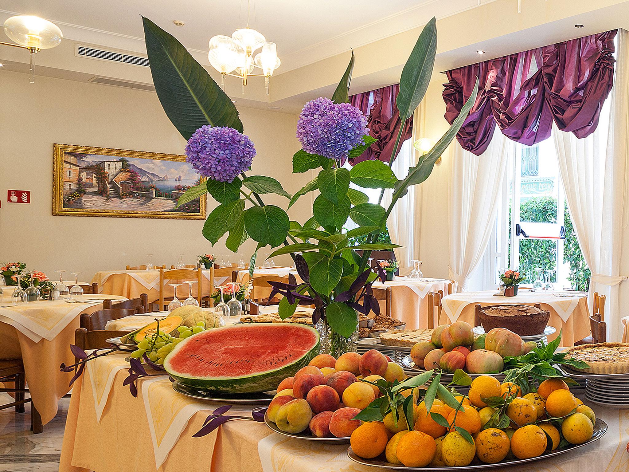Hotel Club (Adults Only) Сант'Агнело Екстериор снимка